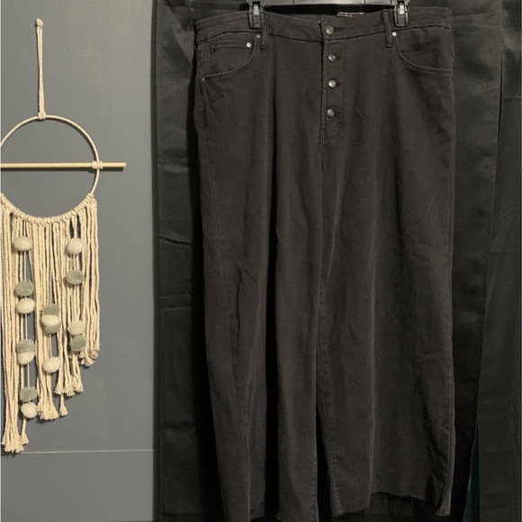 NWT! Plus Size cropped jeans 18W - Picture 3 of 5